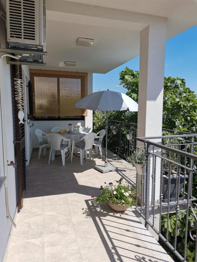 Апартаменты House Silva Подстрана Экстерьер фото